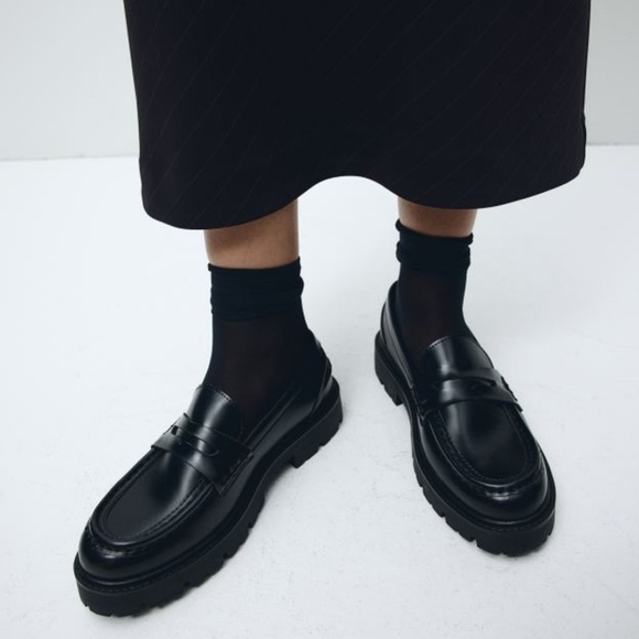 NEW H&M Chunky Loafers in Black - Picture 2 of 14